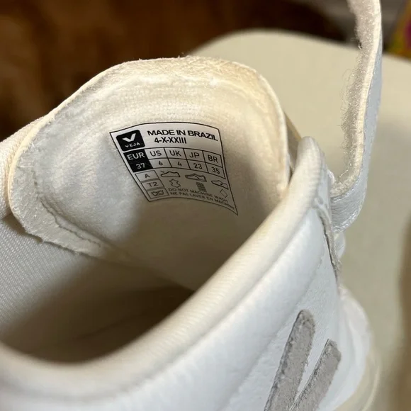 Veja Recife Logo Sneaker - Picture 10 of 13
